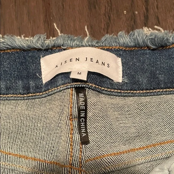NWOT! Distressed Denim Risen stretchy Jean Shorts! ๐ - Picture 4 of 17